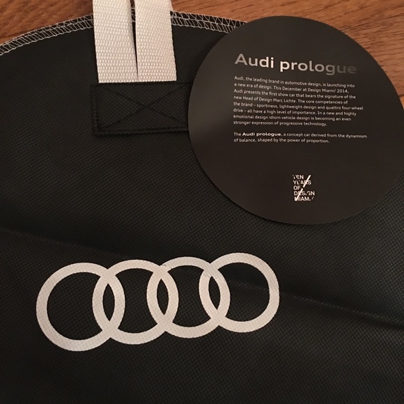 Audi Miami design show tote bag circular round flat black with white handle - Picture 5 of 6